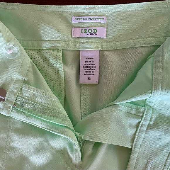 IZOD Green XFG Bermuda Golf Shorts, size 12 - Picture 3 of 7